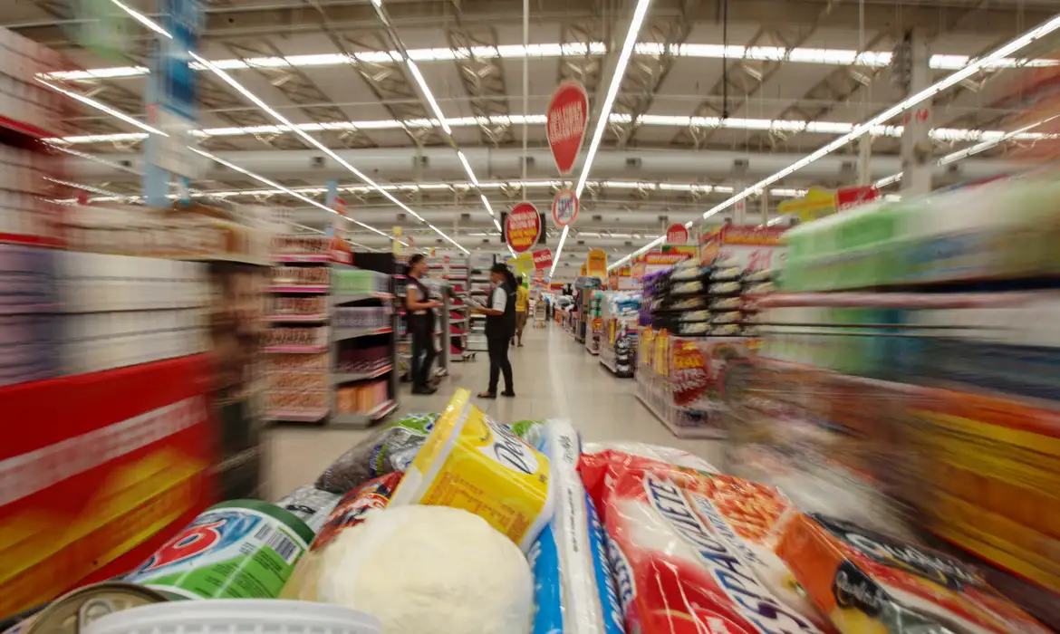 O benefício pago pelo programa Bolsa Família será reajustado em 15%