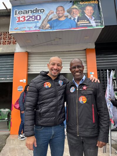 Concorrendo a deputado estadual, Leandro Soares, e a federal, Alencar Santana, ambos do PT, irão percorrer cidade na tarde desta quinta-feira (24/9)