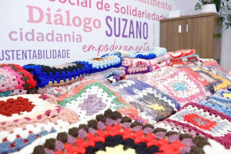 Fundo Social recebe doação de 60 mantas produzidas por praticantes de Lian Gong