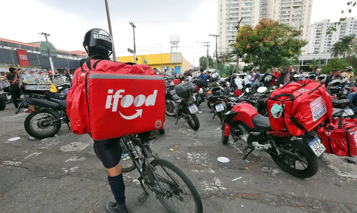 Rendimento-hora é 12% menor que o dos 'não plataformizados'