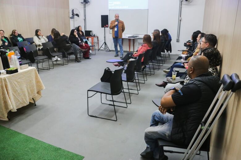 Prefeito empossa novos membros do Conselho Municipal dos Direitos da Pessoa com Deficiência