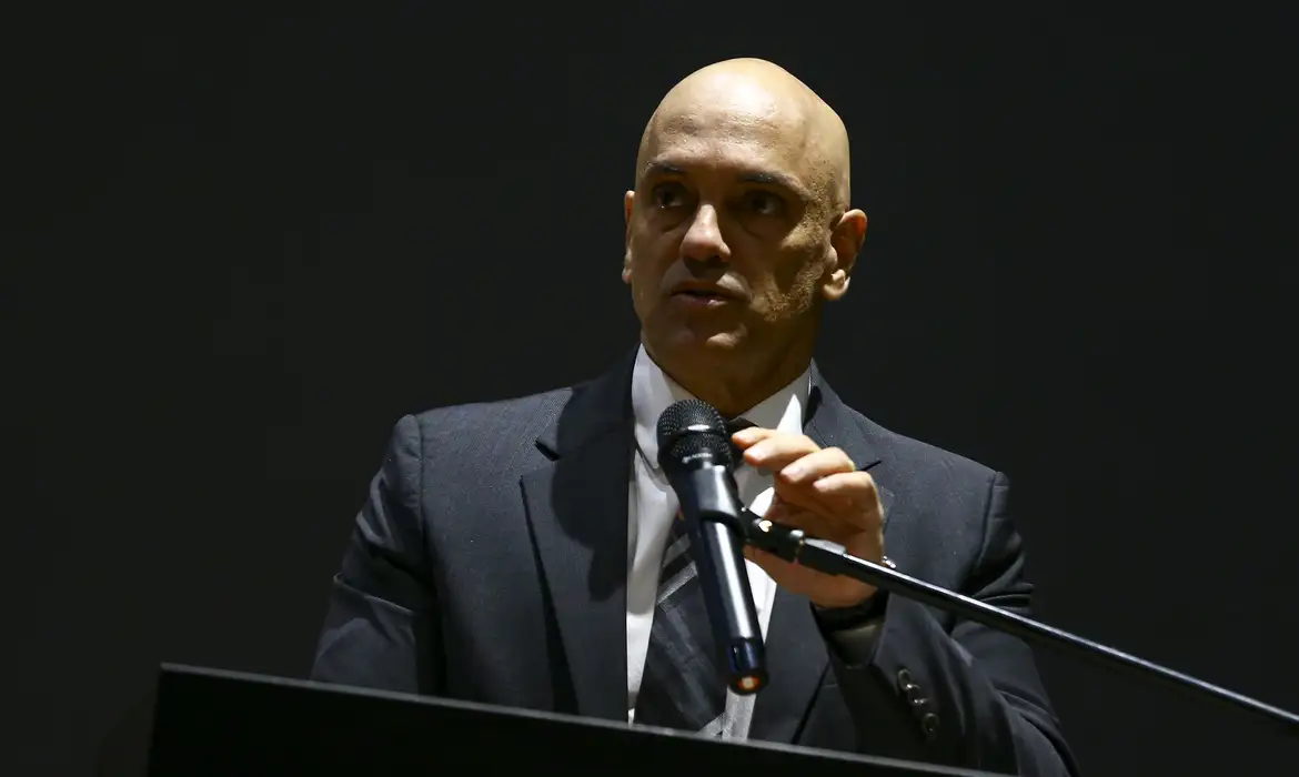 STF se reúne hoje para decidir se Moraes poderá ser investigado