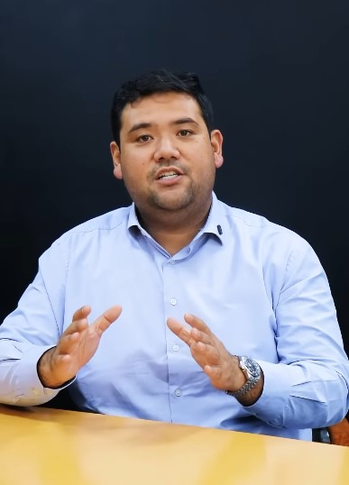 Em vídeo publicado nas redes sociais, o prefeito afirmou que a medida judicial não representa alteração no valor da cobrança e criticou o uso político da decisão pela oposição.