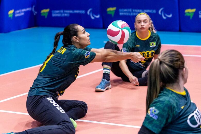 A servidora da Prefeitura de Suzano Suellen Dellangelica construiu uma trajetória marcada pelo esporte, pela dedicação e por conquistas dentro e fora das quadras