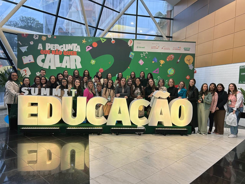 Participação no Summit Educação Sicredi tem como objetivo aproximar as redes municipais de novas práticas e fortalecer o trabalho desenvolvido nas escolas da região