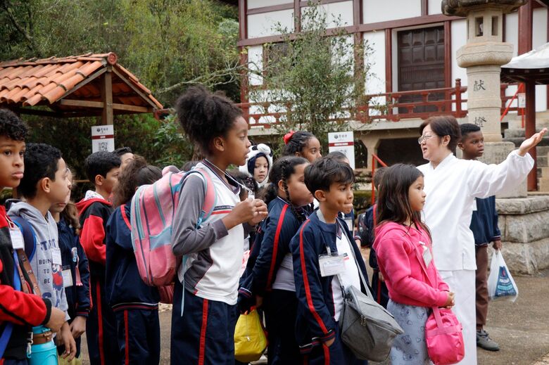 'Educando pela Cidade' contempla 1.808 crianças com visita a templo, parque e estádio