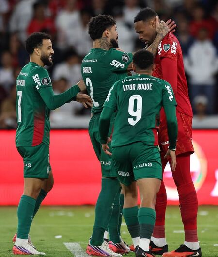 Palmeiras avança nos pênaltis e encara o Fluminense na semifinal da Libertadores