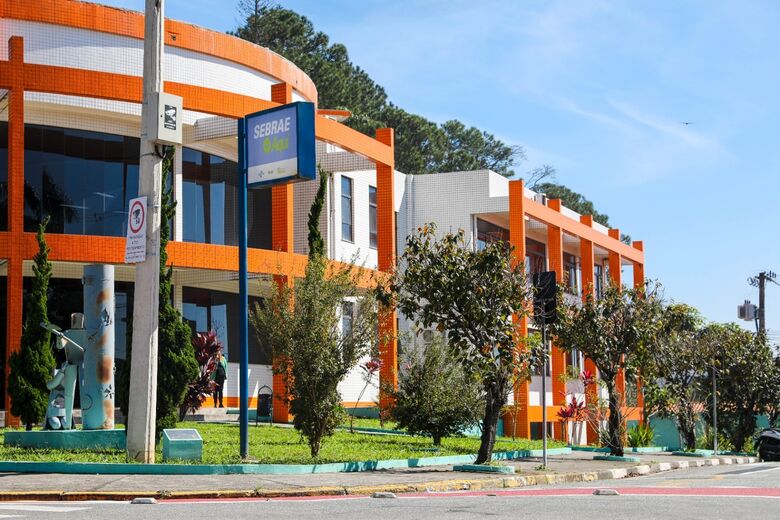 Iniciativa promove desenvolvimento pessoal, profissional e empreendedor, com encontros gratuitos em outubro e curso técnico previsto para novembro