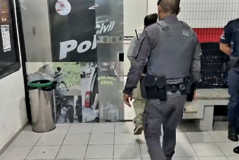 O caso foi apresentado no Distrito Policial de Arujá e registrado como tentativa de homicídio