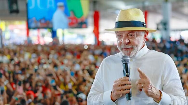 O presidente Luiz Inácio Lula da Silva (PT) assinou nesta sexta-feira (25) uma medida provisória formalizando a proibição de bets no País
