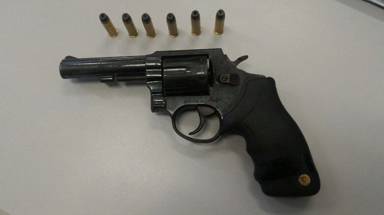 Polícia encontrou revólver usado para atirar e matar comerciante