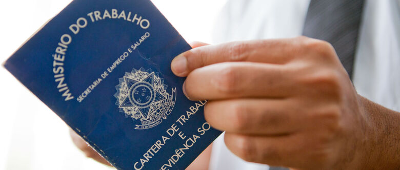 Abono tem direito quem recebeu uma média mensal de dois salários mínimos