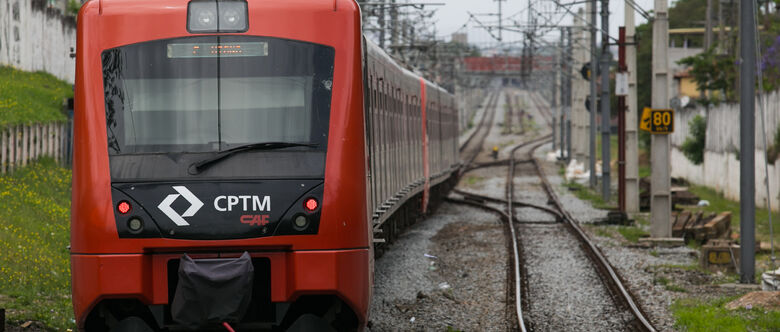 Trens da Linha 12-Safira estão circulando com tempo maior de parada e com menor velocidade