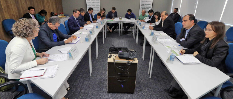 Reunião aconteceu ontem na sede do Condemat e debateu sobre a saúde