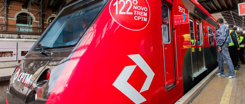 Alckmin entregou nova composição para linha 11-Coral da CPTM