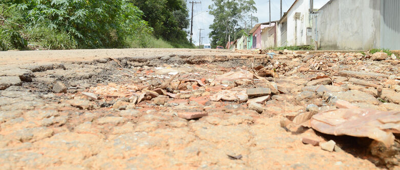 Um dos roubos ocorreu na Estrada Fazenda Viaduto