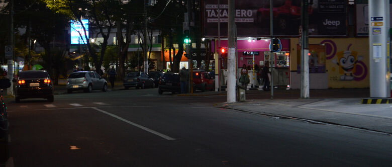 Ocorreu no cruzamento das ruas Baruel e Rui Barbosa, na região central de Suzano