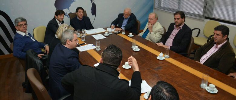 Reunião ocorreu nesta sexta-feira (4) entre gestor da pasta estadual e políticos do Alto Tietê