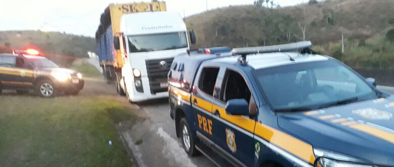 Caminhão foi roubado na região de Caçapava