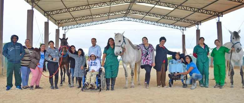 Equoterapia utiliza o cavalo em busca de um desenvolvimento biopsicossocial