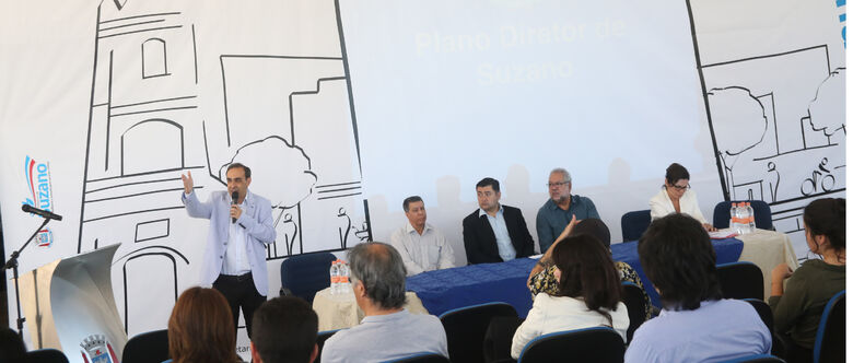 Seminário contou com a presença de cerca de 250 pessoas, entre elas, o prefeito Rodrigo Ashiuchi