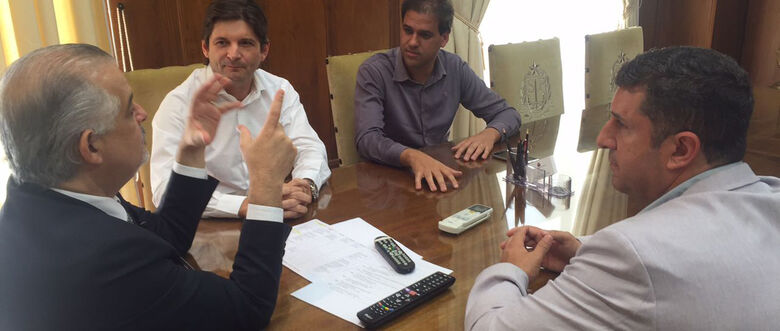 Prefeito, deputado e vice-prefeito se reuniram no Palácio dos Bandeirantes, com vice-governador