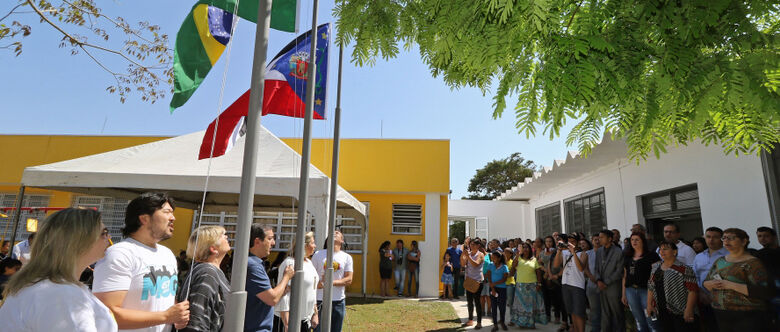 Marcus Melo (PSDB) entregou neste sábado (16) as obras de ampliação e modernização da escola municipal Professora Auta Cardoso de Mello, no Jardim Aeroporto III