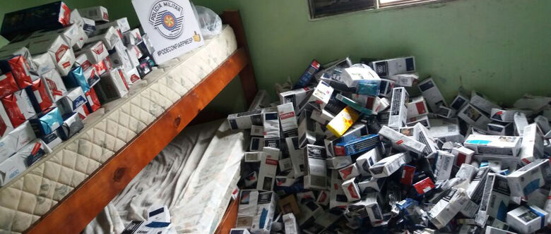 Além da carga de cigarros e bebidas, os policiais descobriram outro carregamento de amaciante