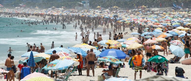 Exposição solar representa sérios riscos à saúde, especialmente da pele humana