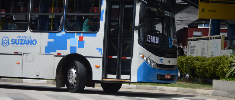 Durante período de férias escolares, quatro linhas de ônibus de