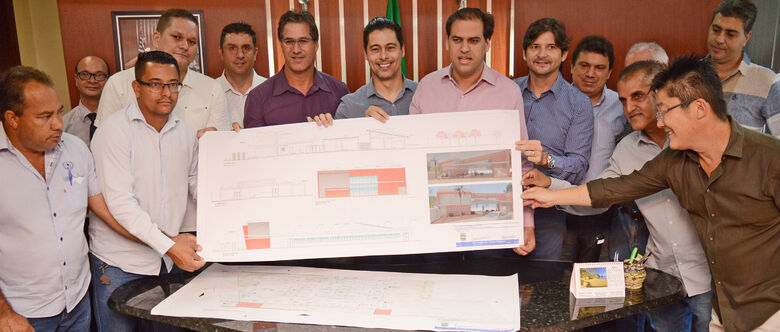 Gian Lopes e deputados Marcio Alvino e André do Prado lançaram ontem o projeto da unidade Saúde da Criança