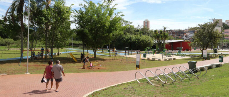 Parque da Cidade oferece aulas gratuitas de 27 modalidades esportivas, com opções para crianças, jovens, adultos e idosos