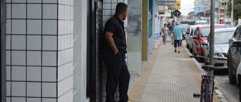 Agentes contratados rondam os estabelecimentos e inibe a prática de roubos e furtos