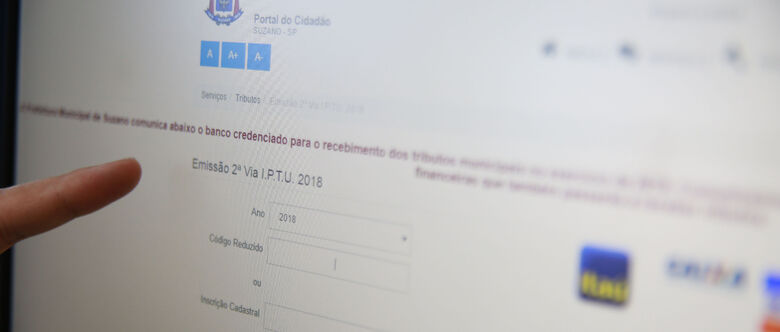 Na página, o usuário deve acessar a aba “IPTU, Taxa de Licença e ISS Fixo”, que fica na parte superior da tela. Em seguida é levado ao Portal do Cidadão, onde poderá escolher a opção “Emissão 2ª Via IPTU 2018”. Para tanto, é necessário digitar o número da