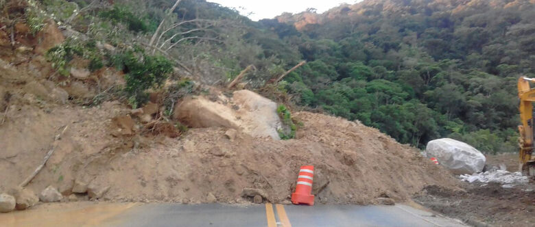 Novo deslizamento ocorreu no quilômetro 89, em Bertioga
