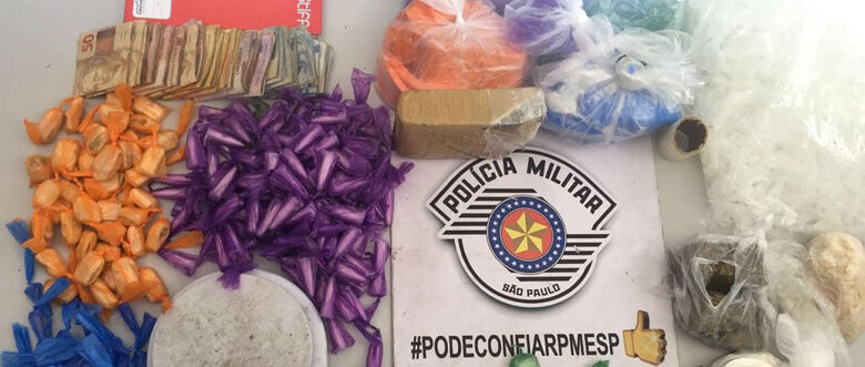 Policiais Militares (PMs) têm reforçado ações contra narcotráfico na cidade