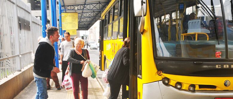 Prefeitura de Ferraz de Vasconcelos divulgou nesta sexta-feira (25) que após negociações com a Radial Transportes, ao menos, 40% da frota dos ônibus municipais estarão funcionado hoje e sábado (26)
