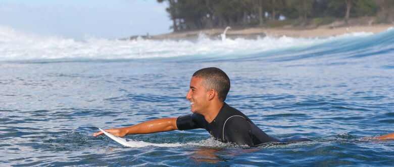 Surfista profissional Renan Hanada