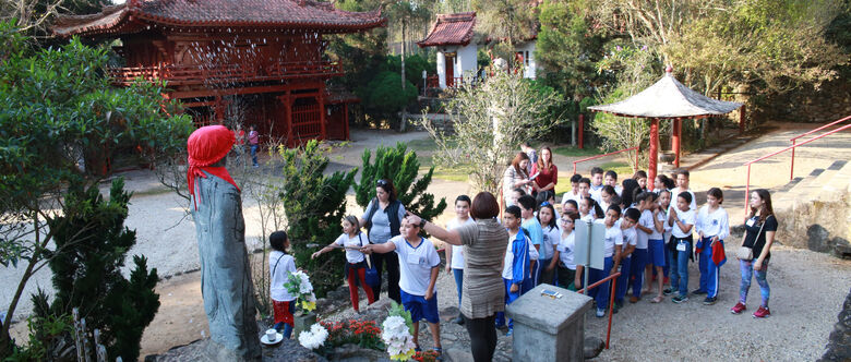 Crianças dos períodos da manhã e da tarde da unidade conheceram  Templo Budista Nambei Shingonshu Daigozan Jomyoji, no Jardim Casa Branca