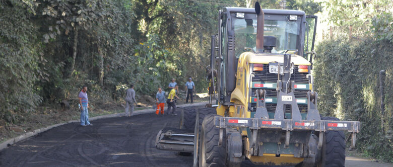 Bairro que abriu o cronograma foi o Jardim das Flores, onde já houve limpeza de bueiros, capinação, roçagem, varrição, manutenção da iluminação e poda de árvores