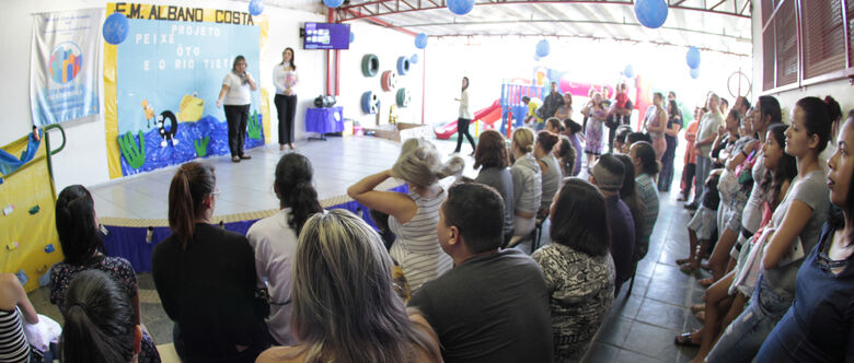 Participaram da mostra mais de 140 trabalhos realizados por alunos da unidade, com base no livro “O Peixe Ôto e o Rio Tietê”, de autoria de Márcia Romero Tigges