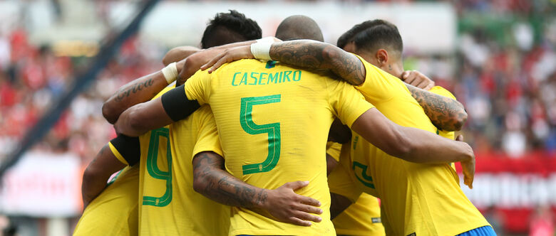 Seleção brasileira faz sua estreia neste domingo na Copa do Mundo