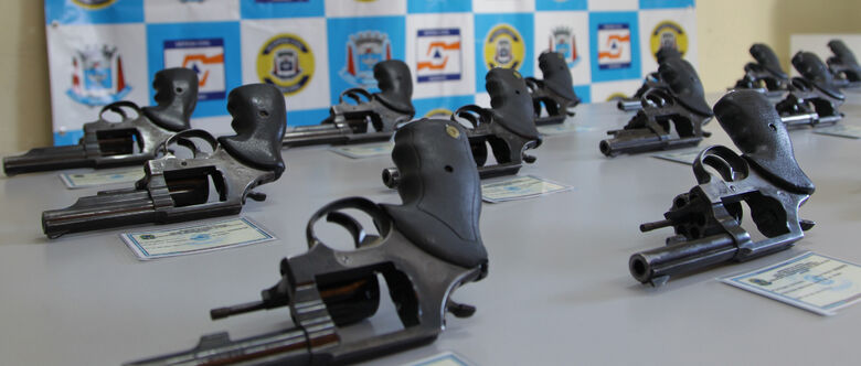Guarda Civil Municipal (GCM) de Suzano apresentou nessa terça-feira (14) um novo lote de armas que foi doado pela Prefeitura de Campinas na semana passada