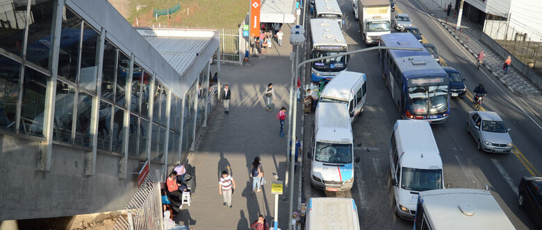 Mudança do ponto de ônibus atinge linhas intermunicipais da EMTU e foi feita nessa terça-feira (18) pela Prefeitura para melhorar o fluxo de veículos na Prudente de Moraes