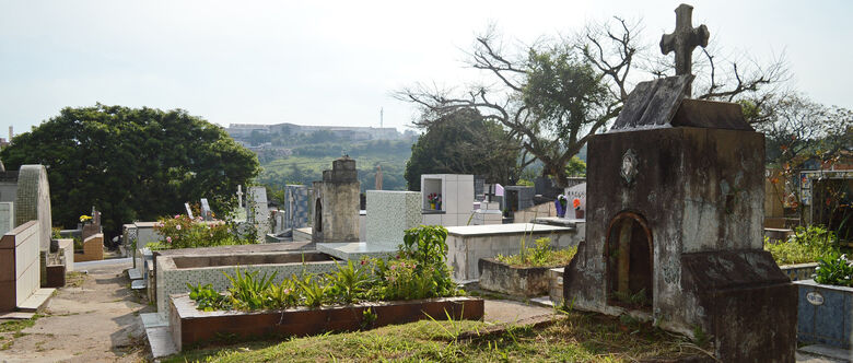 Cemitério de Ferraz também está sendo analisado