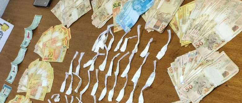 Policiais da Força Tática encontraram farta quantia em dinheiro