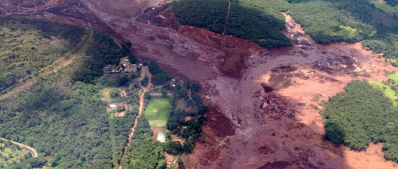 Barragem se rompeu em Minas Gerais
