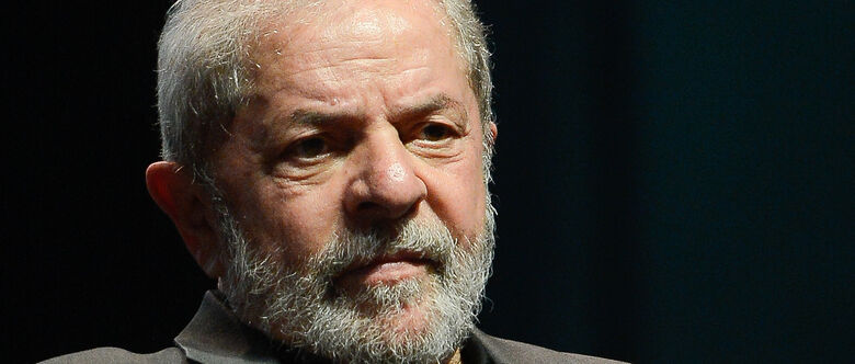 Pela decisão de Toffoli, Lula poderá se encontrar exclusivamente com familiares em uma unidade militar, e o uso de celulares pelo ex-presidente está proibido, bem como declarações públicas e entrevistas à imprensa