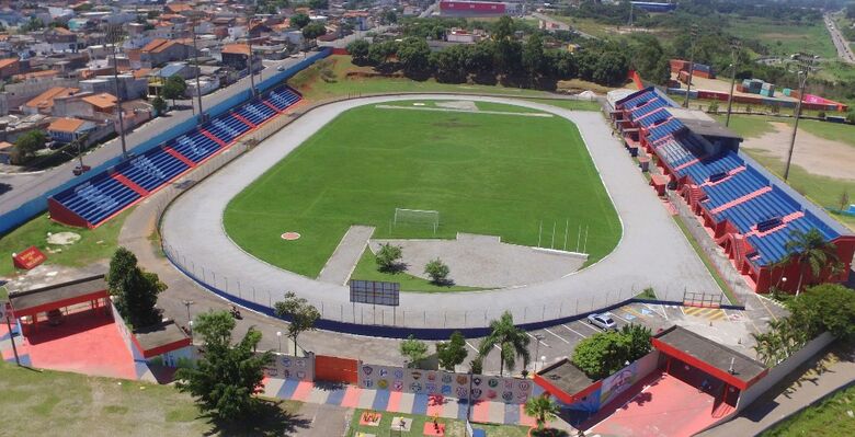 Fator preponderante foi a disponibilidade do Estádio Municipal Francisco Marques Figueira, o Suzanão