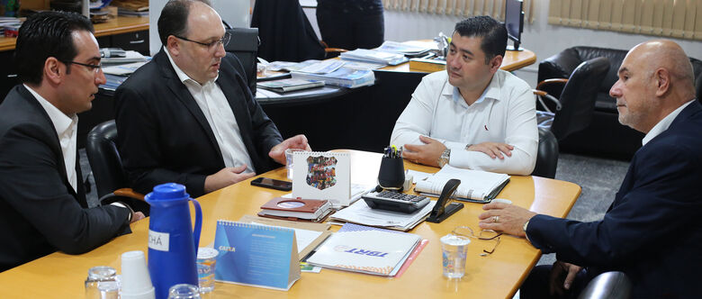 Ashiuchi recebeu o novo delegado titular Alexandre Dias